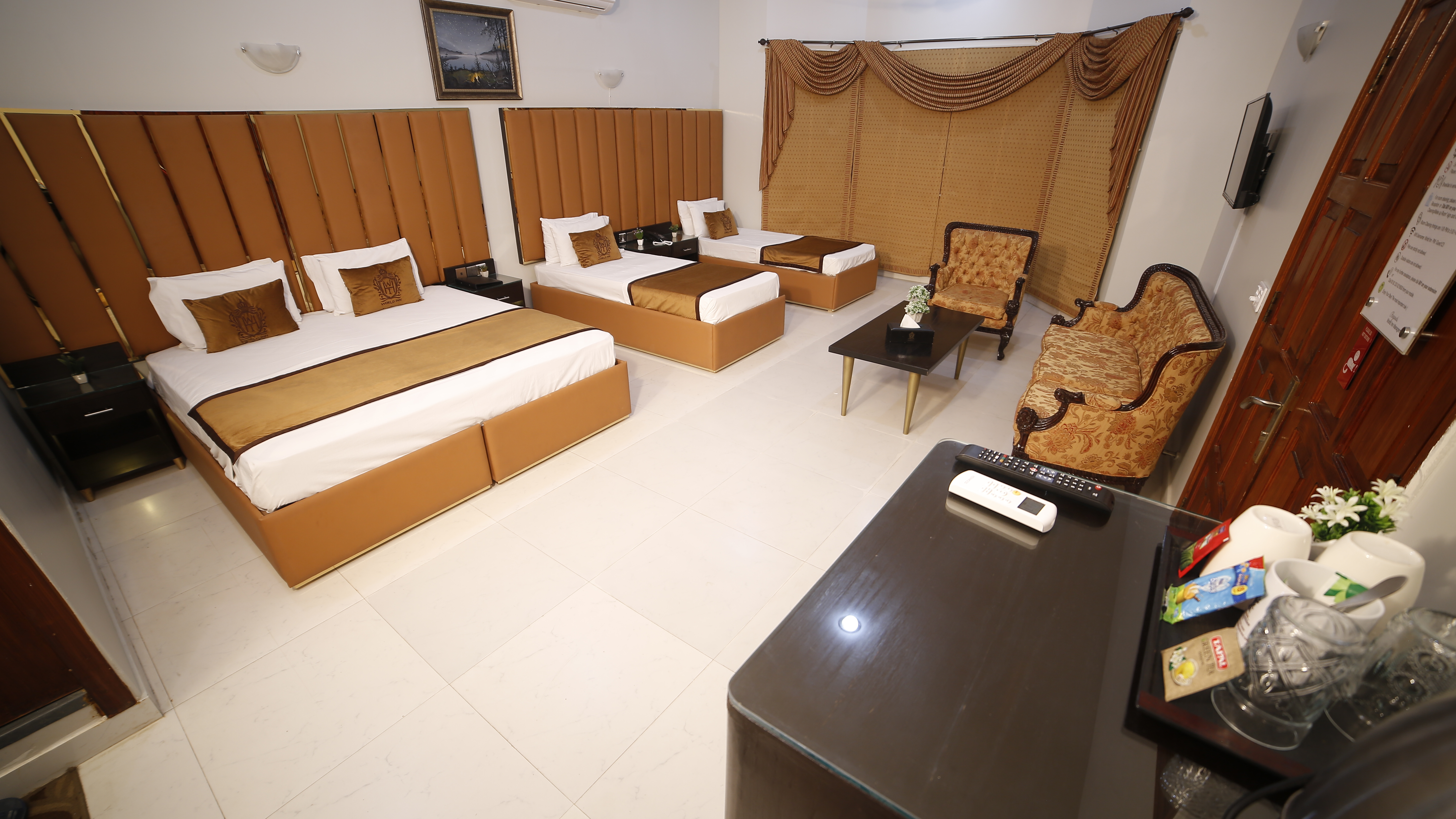 Executive Quade Room 5